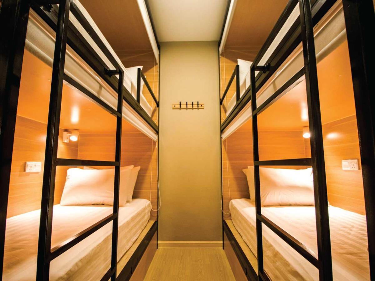 Hexa Hotel & Backpackers Capsules Bukit Bintang Куала Лумпур Екстериор снимка
